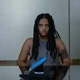 Escena de Kiersey Clemons en el 1x07 de 'Monarch: El legado de los monstruos'