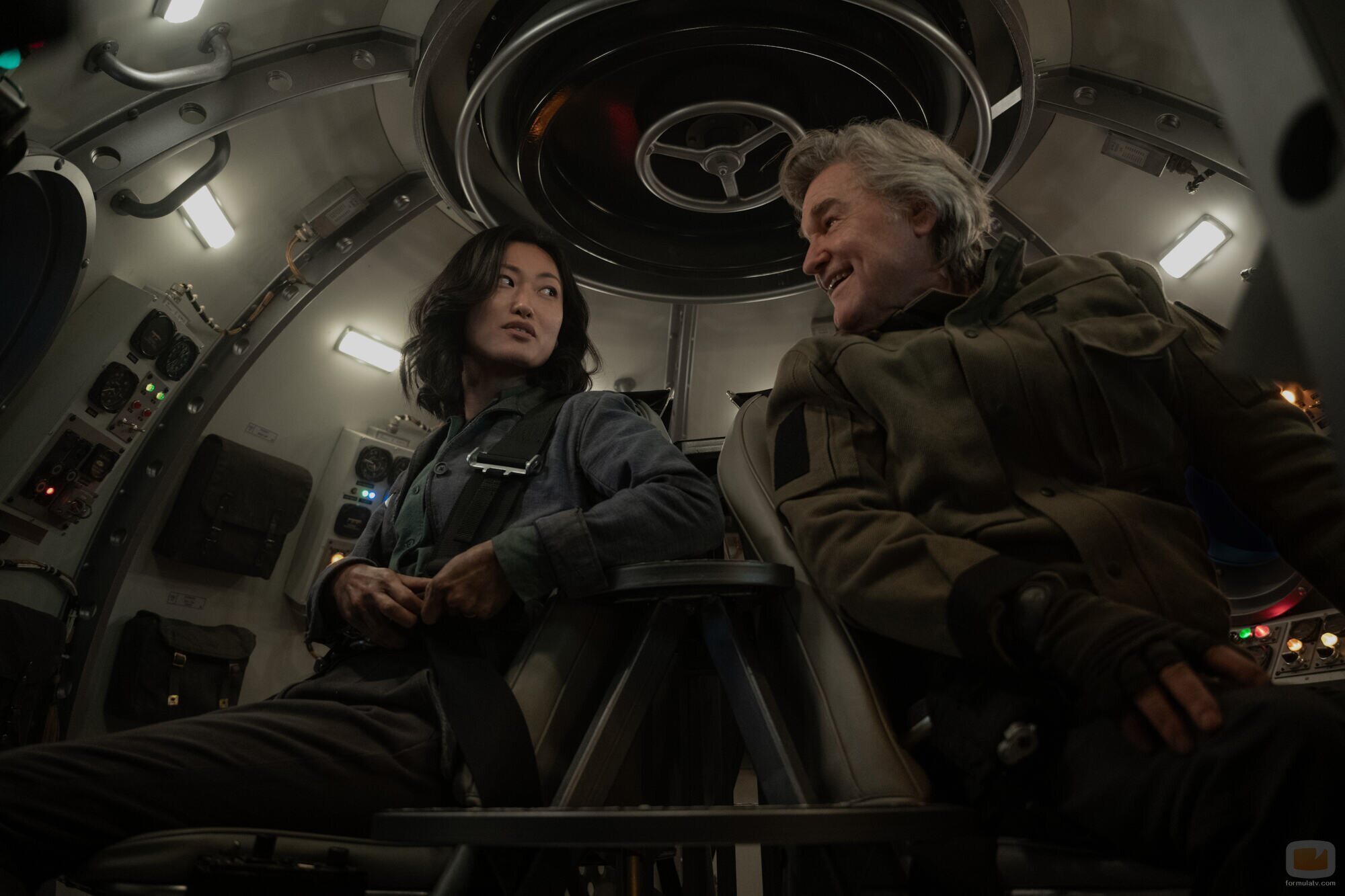 Kurt Russell y Mari Yamamoto en 'Más allá de la lógica' de 'Monarch: Legacy of Monsters'