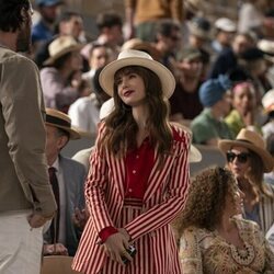 Lily Collins en 'Punto de inflexión' de 'Emily en París'