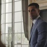 Lucien Laviscount en el 'Punto de inflexión' de 'Emily in Paris'