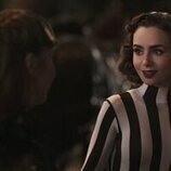 Lily Collins en 'Baile de máscaras' de 'Emily en París'