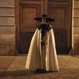 Imagen de Lily Collins en 'Baile de máscaras' de 'Emily en París'