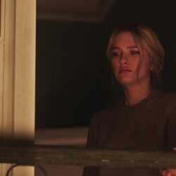 Camille Razat en el 4x05 de 'Emily in Paris'