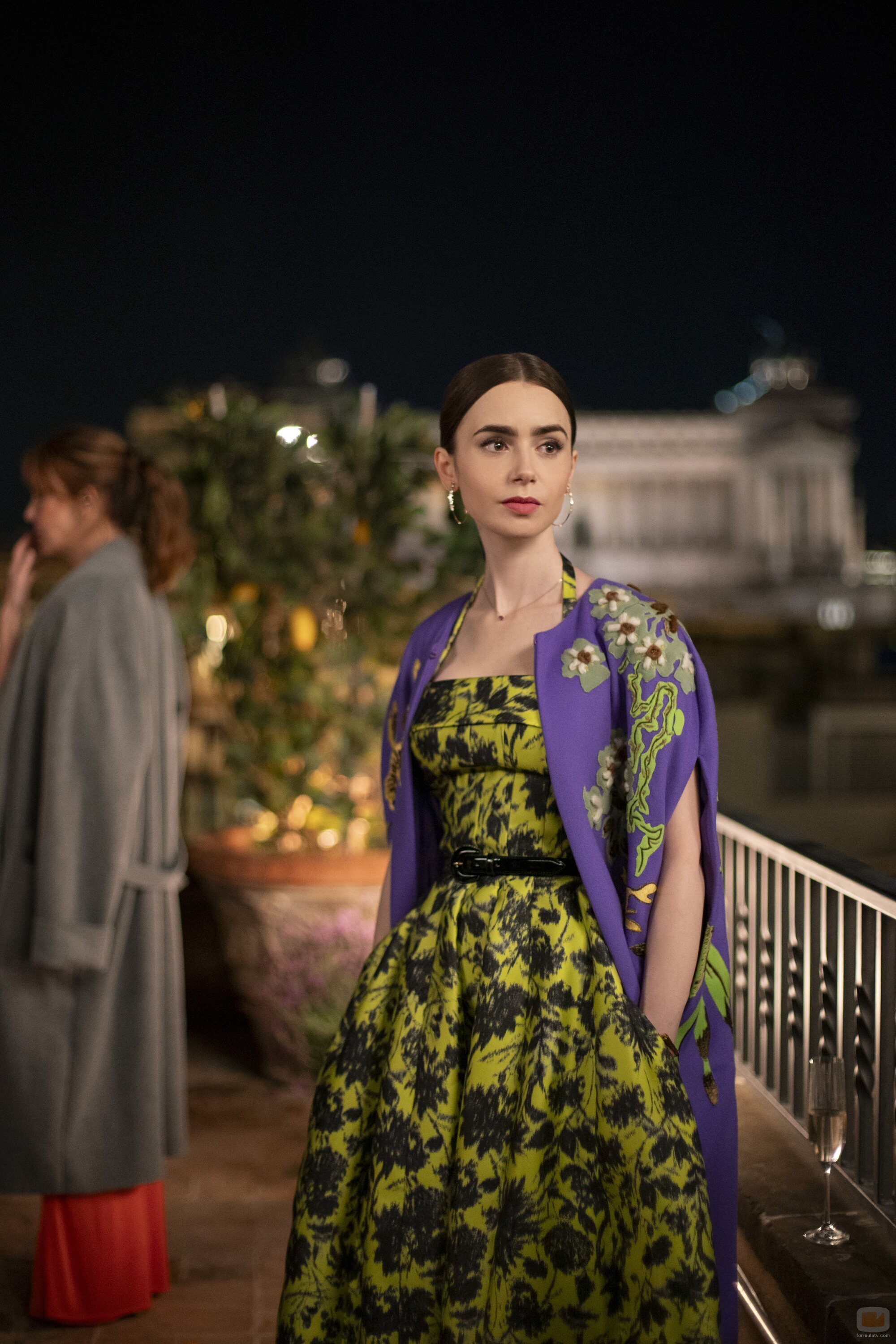 Lily Collins en el 4x10 de 'Emily en París'