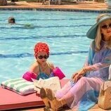 Kristen Wiig y Julia Duffy en 'Maxine se lleva el gato al agua' de 'Palm Royale'