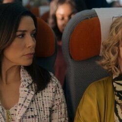 Eva Longoria y Carmen Maura en el 1x01 de 'Land of Women'