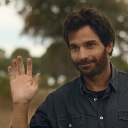 Santiago Cabrera en 'Capítulo 3' de 'Land of Women'