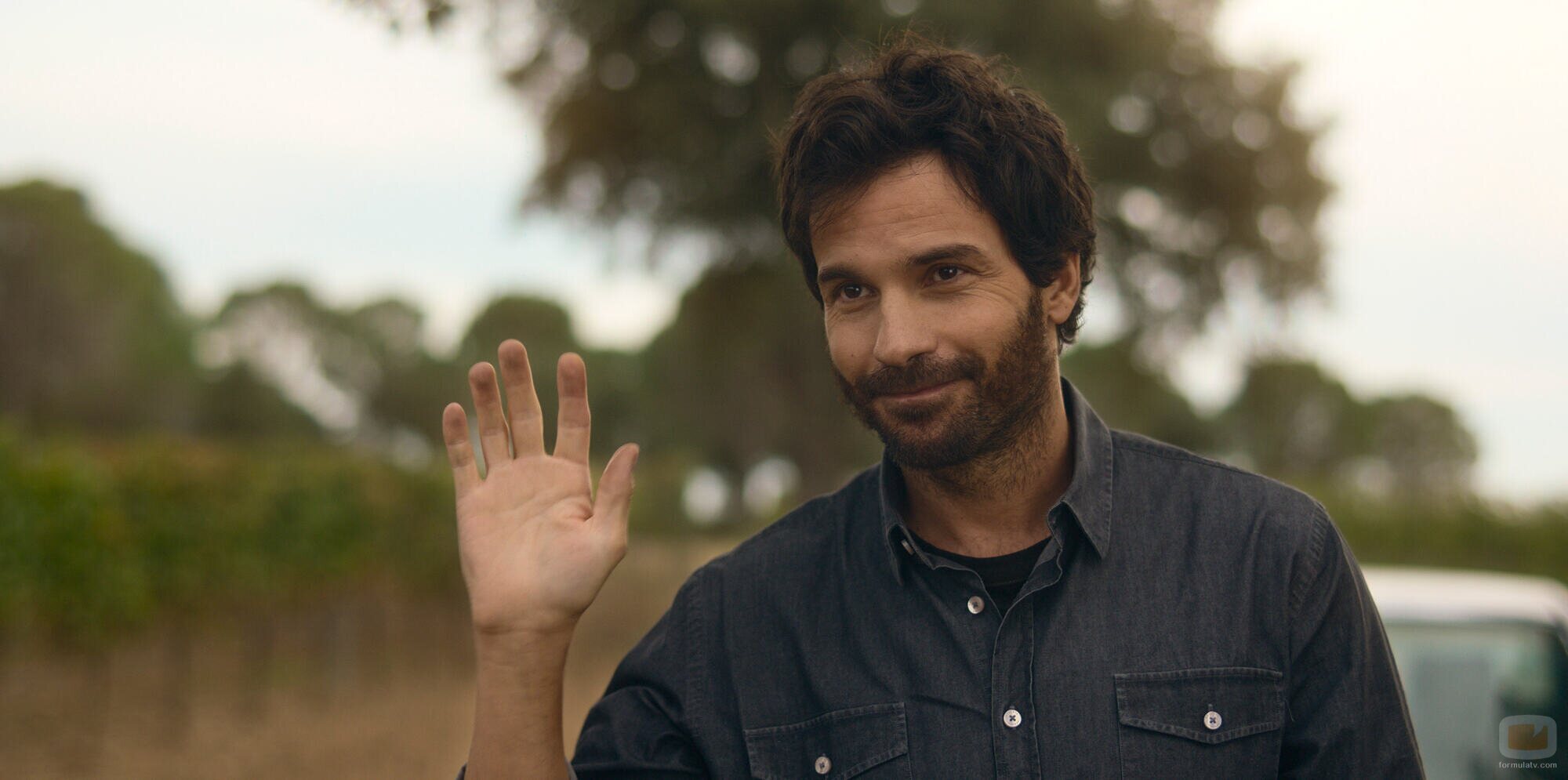 Santiago Cabrera en 'Capítulo 3' de 'Land of Women'