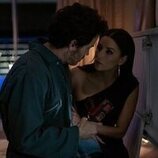 Eva Longoria y Santiago Cabrera en el 1x06 de 'Land of Women'