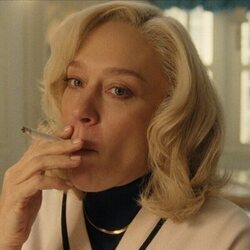 Chloë Sevigny en el 2x01 de 'Dahmer'