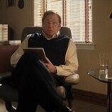 Dallas Roberts en el 2x02 de 'Monstruos'