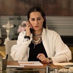 Amira Casar en el 1x01 de 'La Maison: The Fabric of Power'