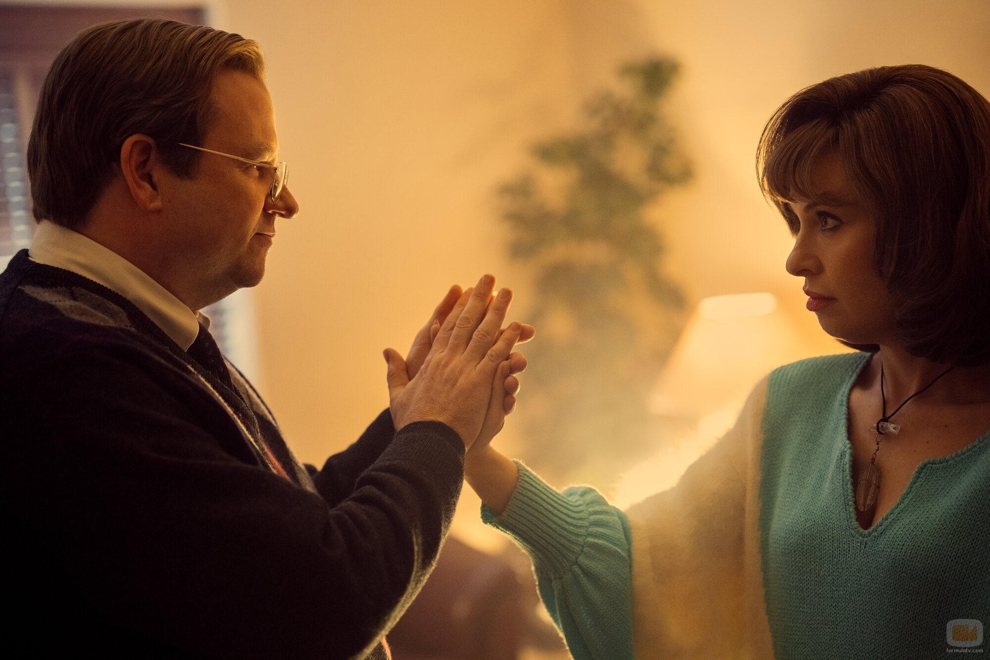 Dallas Roberts y Leslie Grossman en el 'El terremoto' de 'Monstruo'