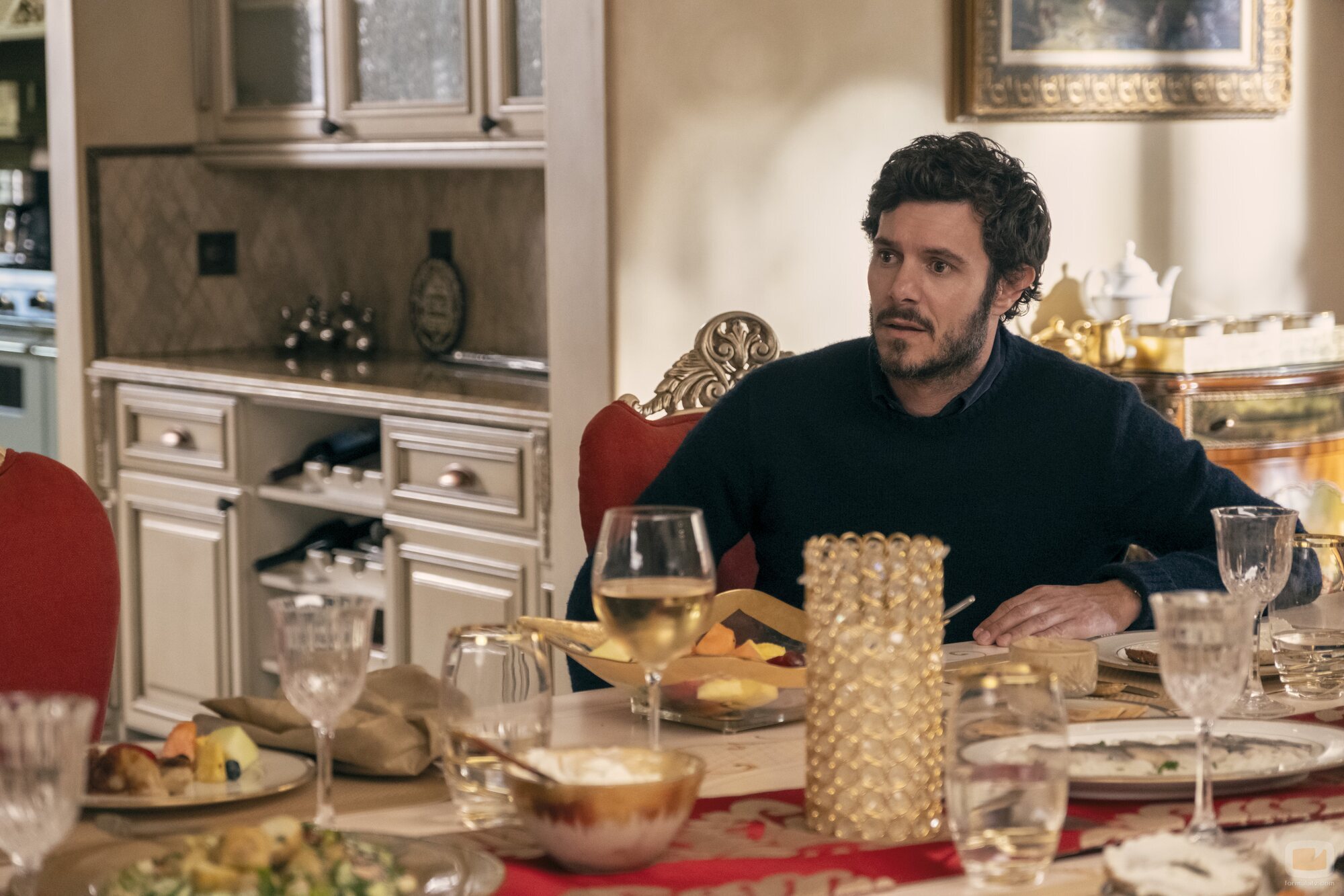 Adam Brody en 'Mi Bina' de 'Nobody Wants This'