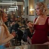 Hannah Waddingham y Juno Temple en '4-5-1' de 'Ted Lasso'