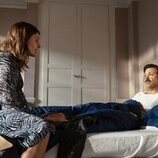 Jodi Balfour y Jason Sudeikis en el 3x04 de 'Ted Lasso'