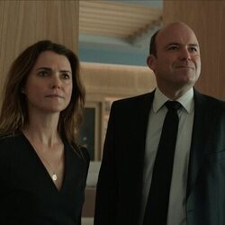 Keri Russell y Rory Kinnear en 'San Pablo' de 'The Diplomat'