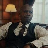 David Gyasi en el 2x04 de 'La diplomática'