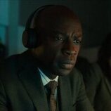 David Gyasi y Ali Ahn en el 2x04 de 'The Diplomat'