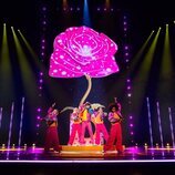 Puesta en escena de 'Como la Lola' en Eurovisión Junior 2024