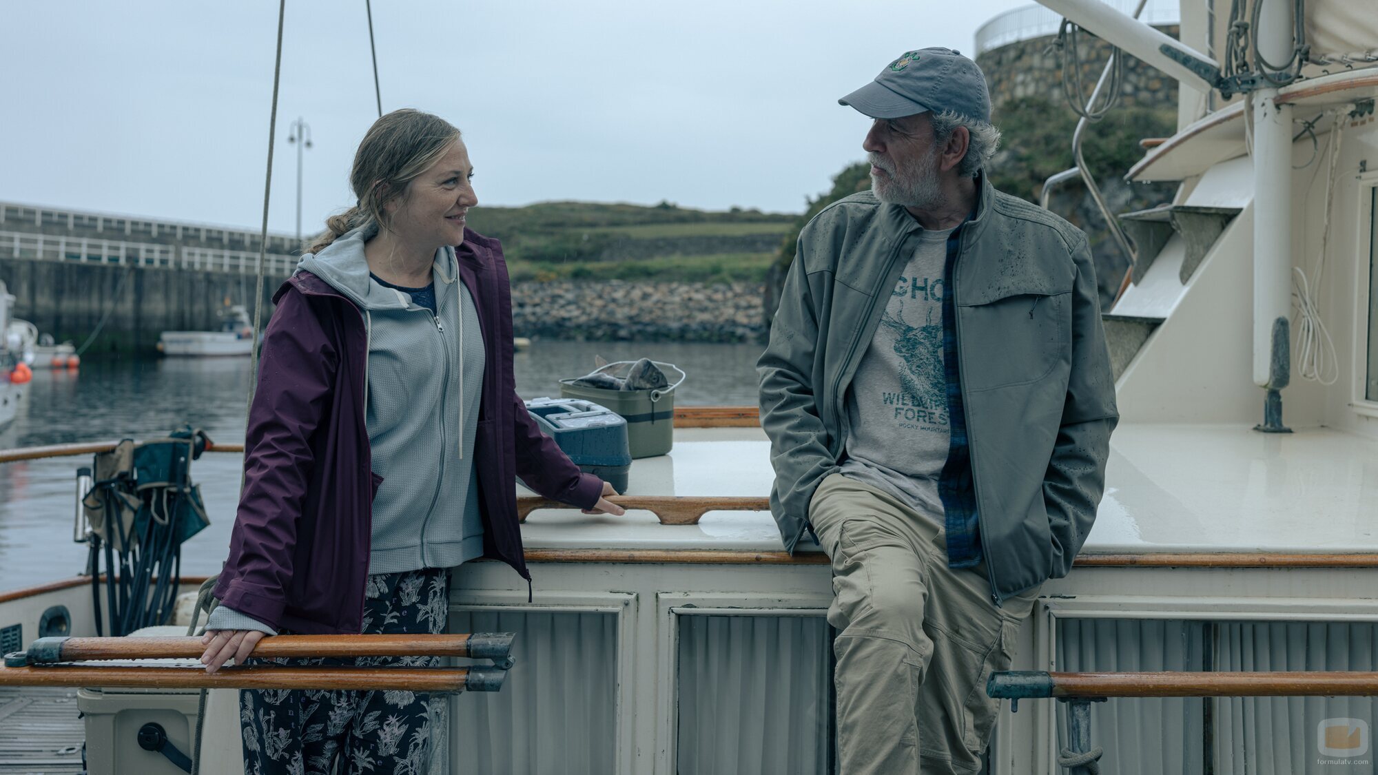 Willy Toledo y Pilar Castro en el 1x01 de 'La última noche en Tremor'