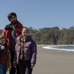 Javier Rey y Carla Quílez en el 1x03 de 'La última noche en Tremor'