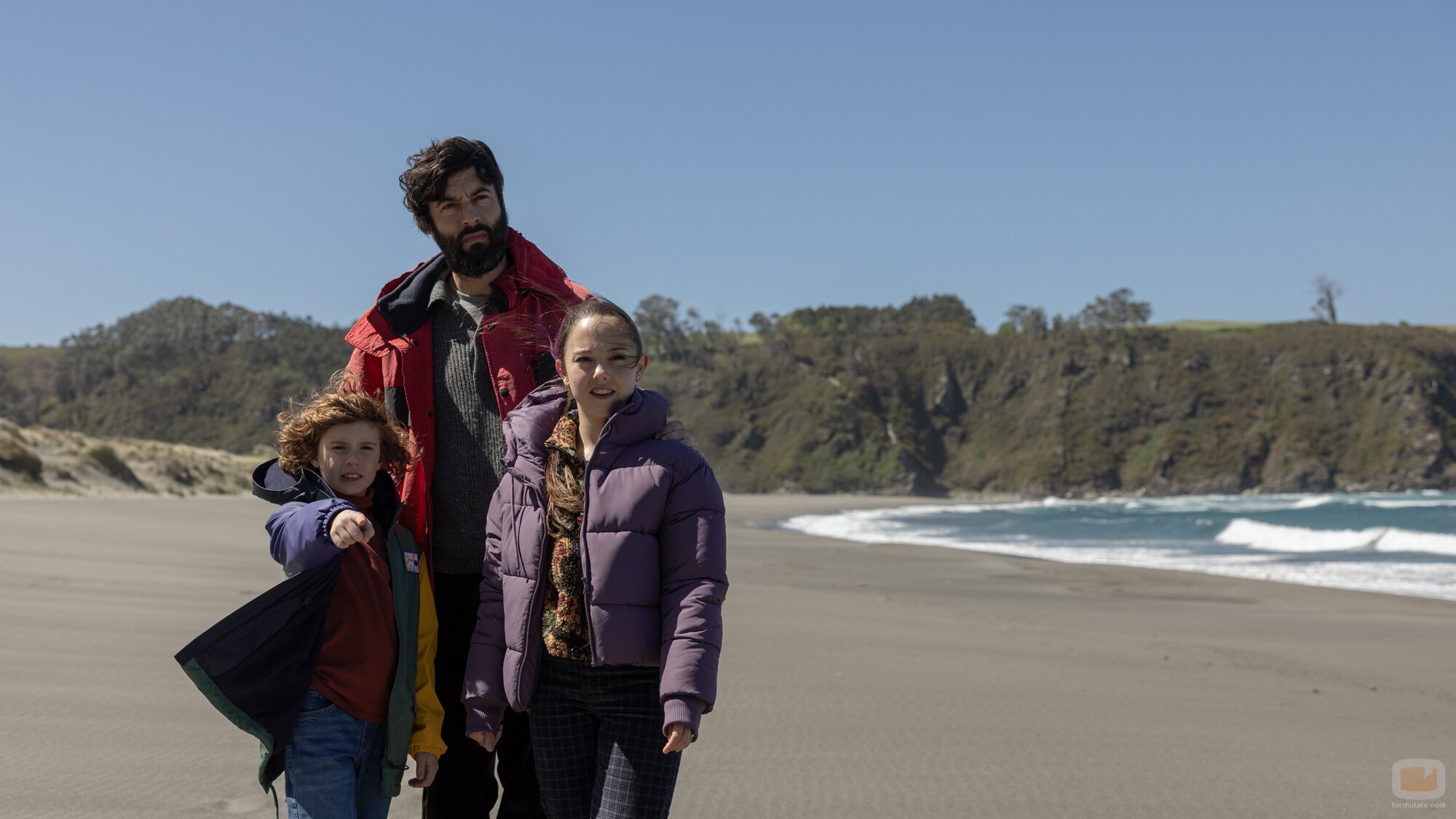 Javier Rey y Carla Quílez en el 1x03 de 'La última noche en Tremor'