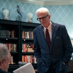 Ted Danson en el 1x03 de 'Un hombre infiltrado'