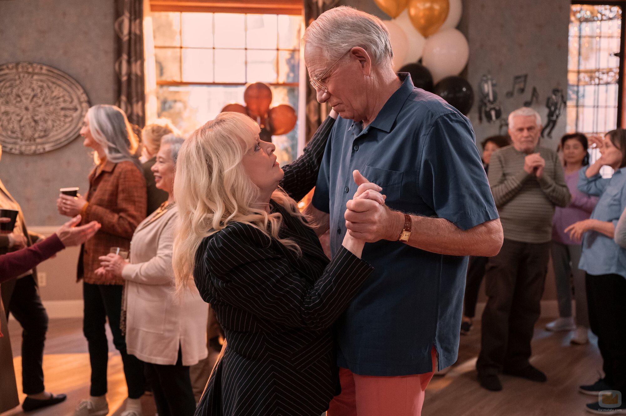 Sally Struthers y John Getz en 'Regalo inminente' de 'A Man on the Inside'