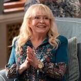 Sally Struthers en el 1x05 de 'A Man on the Inside'