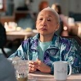 Lori Tan Chinn en el 1x05 de 'Un hombre infiltrado'