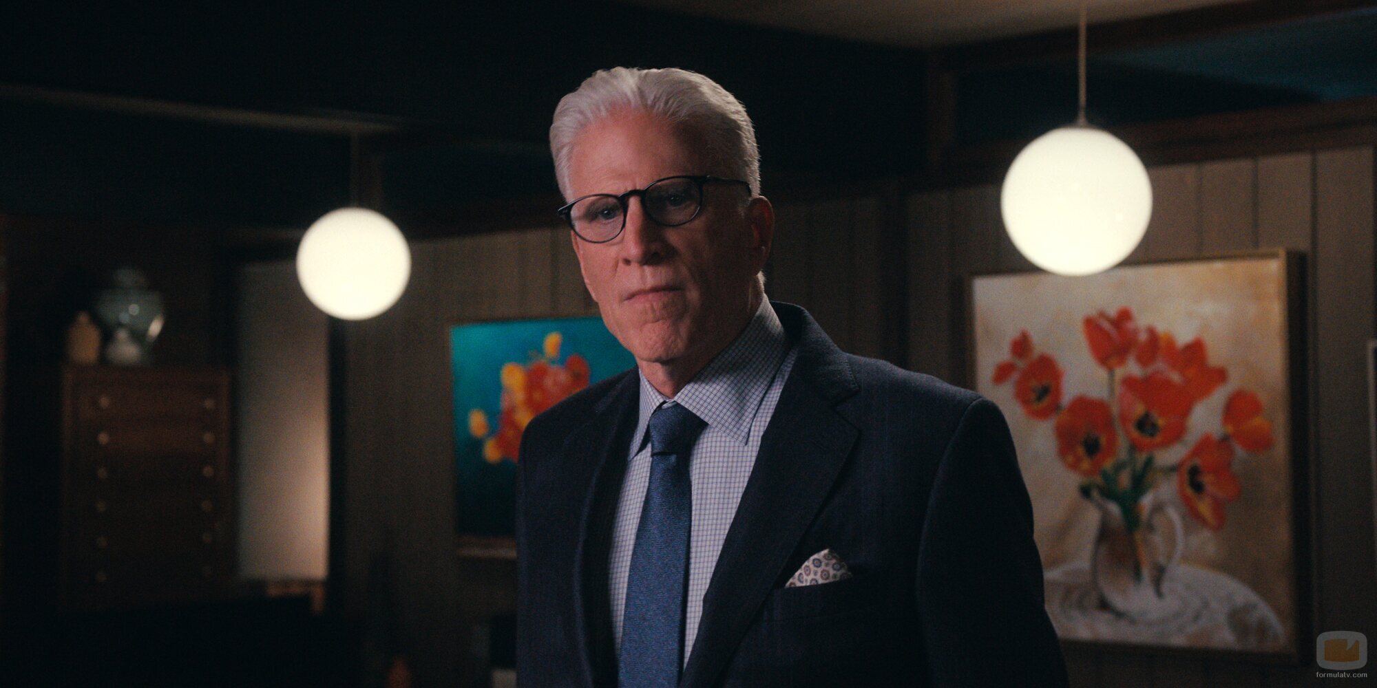 Imagen de Ted Danson en el 1x08 de 'A Man on the Inside'