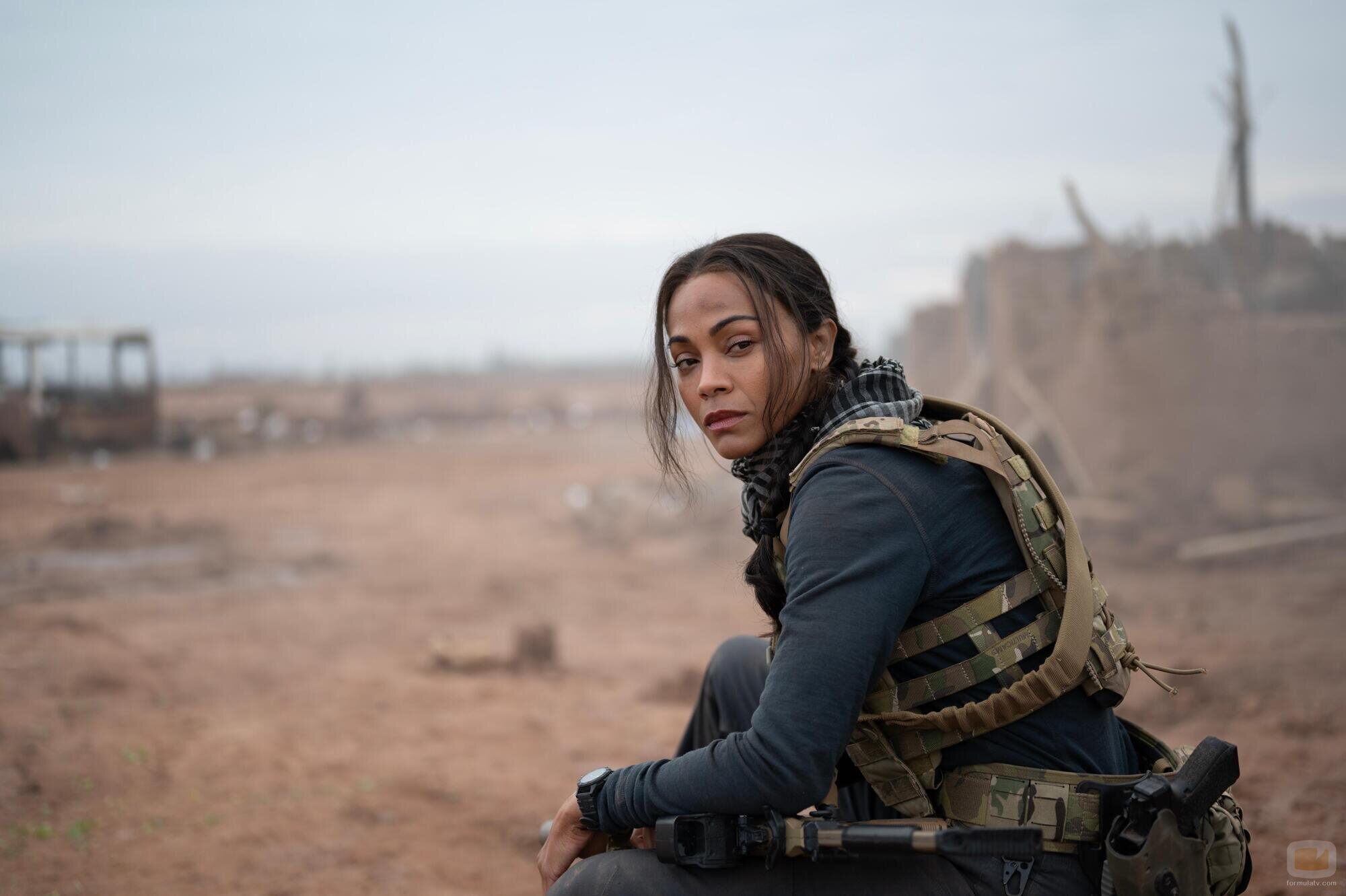 Escena de Zoe Saldana en el 1x01 de 'Special Ops: Lioness'