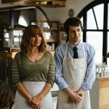 Escena de Silvia Abril y Pablo Capuz en la temporada 1 y el capítulo 04 de 'Mamen Mayo'