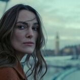 Keira Knightley en 'Por el amor' de 'Black Doves'