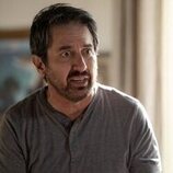 Ray Romano en el 1x02 de 'Fachadas'