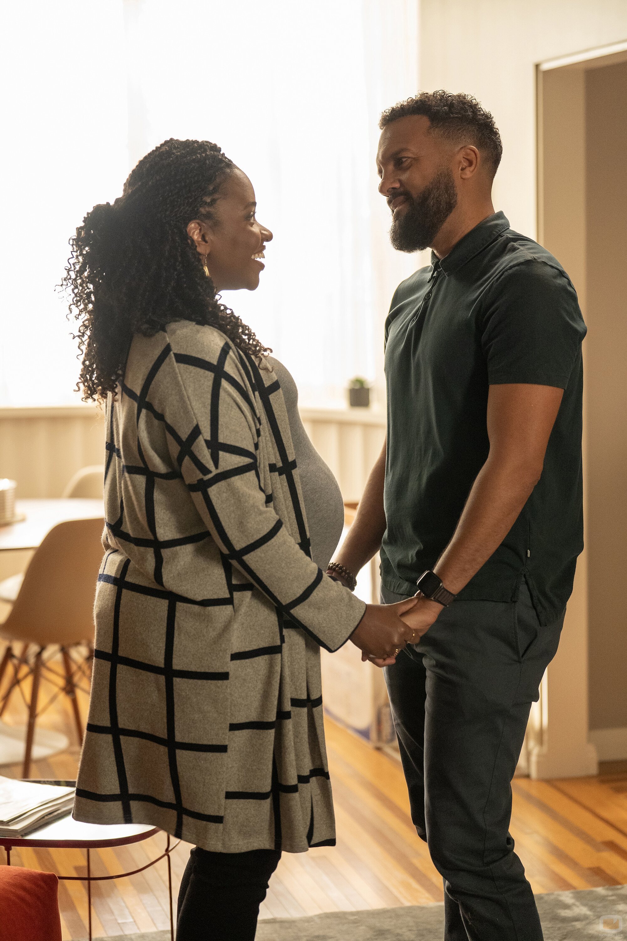 Teyonah Parris y O-T Fagbenle en 1x03 titulado 'Cartas de intenciones' de 'Fachadas'