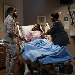 Teyonah Parris y O-T Fagbenle en 1x07 'Oferta final' de 'Fachadas'