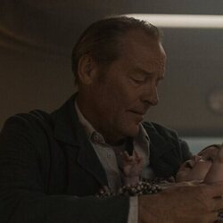 Iain Glen en la temporada 2 y el capítulo 02 de 'Silo'