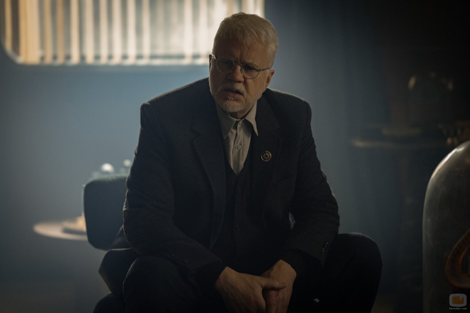 Tim Robbins en Capítulo 2 titulado 'La orden' de 'Silo'