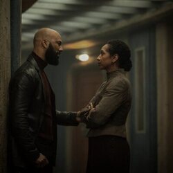 Common en Capítulo 6 titulado 'Barricadas' de 'Silo'