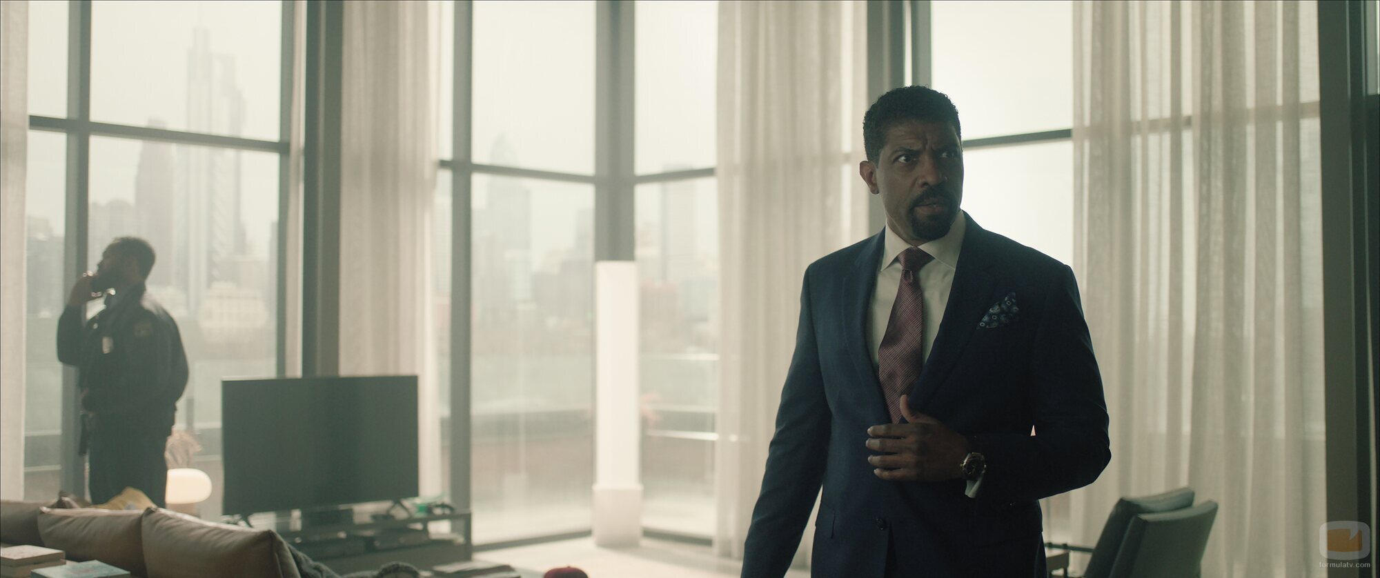 Deon Cole en 1x01 'Piloto' de 'La locura'