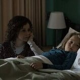 Rosie Perez y Jacobi Jupe en 1x02 'El científico' de 'Before'