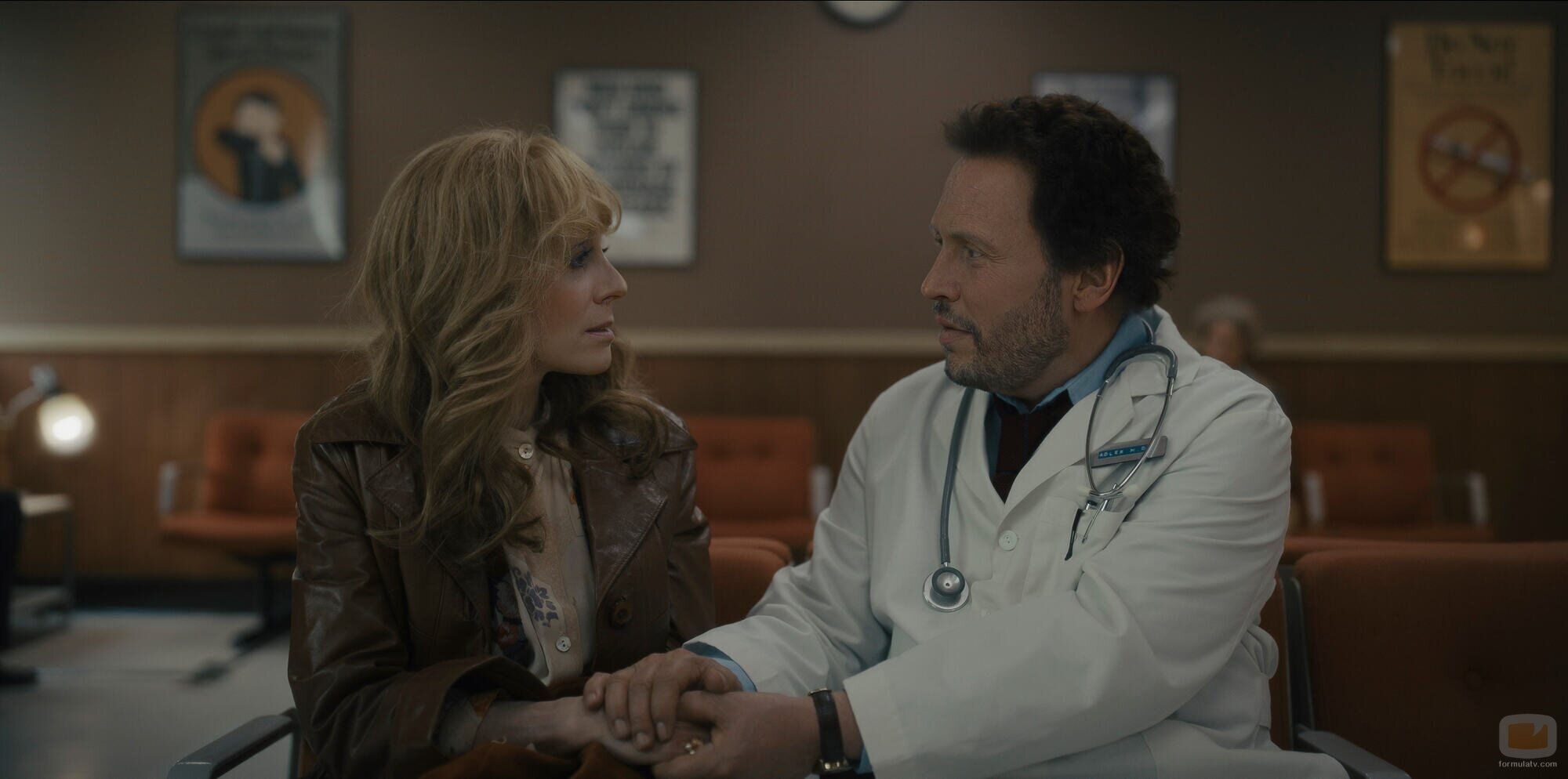 Judith Light y Billy Crystal en 1x06 'Alucinación' de 'Before'