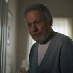 Billy Crystal en Capítulo 10 titulado 'Antes' de 'Before'