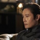 Still de Lee Byung-hun en Capítulo 3 titulado '001' de 'El juego del calamar'