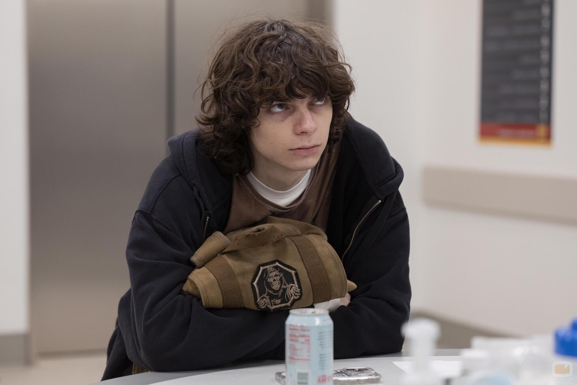 Jackson Kelly en 1x01 titulado '7:00 A.M.' de 'The Pitt'