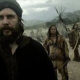 Taylor Kitsch en 1x02 titulado 'Episodio 2' de 'Érase una vez el Oeste'