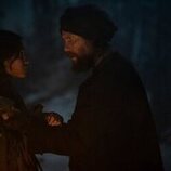 Taylor Kitsch y Shawnee Pourier en 1x02 titulado 'Episodio 2' de 'Érase una vez el Oeste'