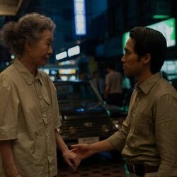 Jin Ha y Youn Yuh-jung en 'Capítulo doce' de 'Pachinko'